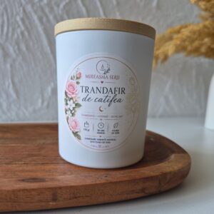 lumanare parfumata trandafir de catifea trandafir iasomie mosc alb 150 gr
